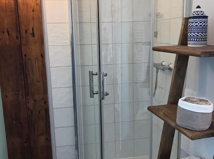 חדר סטנדרט, Aux Rosiers