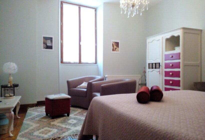 Номер Стандарт, Aux Rosiers