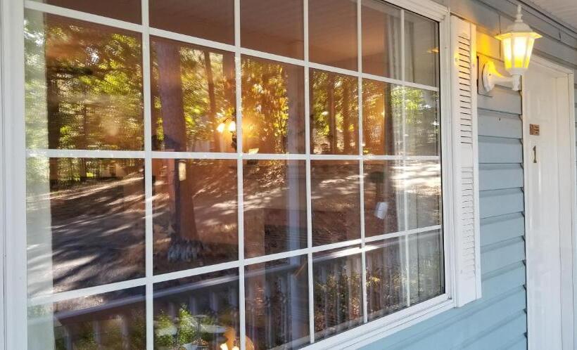 スイート, Evening Shade Inn