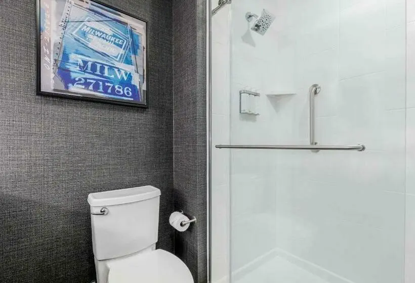 اتاق استاندارد, Cambria Hotel Milwaukee Downtown