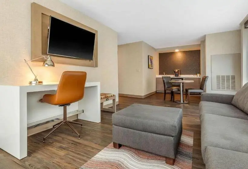 سوئیت با تخت بزرگ, Cambria Hotel Milwaukee Downtown