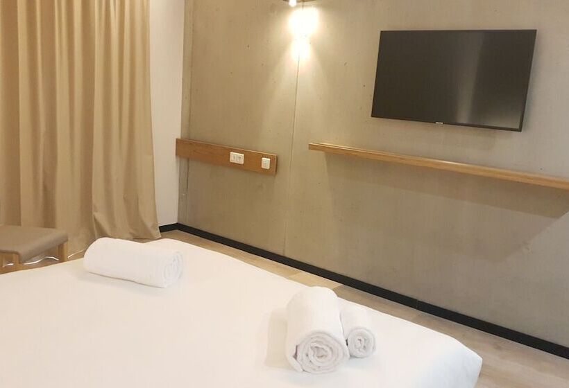 Номер Стандарт, Ibis Styles Ajaccio Napoleon
