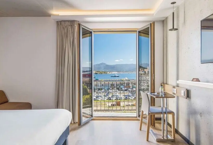 اتاق استاندارد با چشم‌انداز, Ibis Styles Ajaccio Napoleon