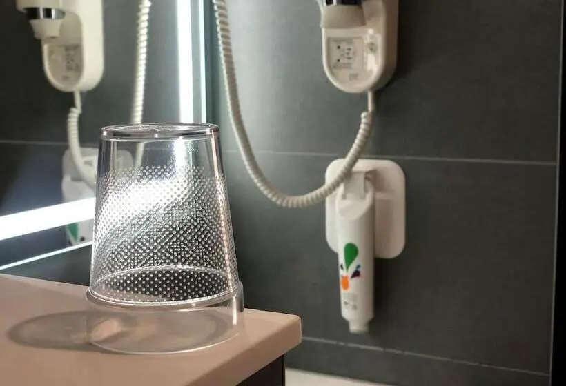 اتاق استاندارد با چشم‌انداز, Ibis Styles Ajaccio Napoleon