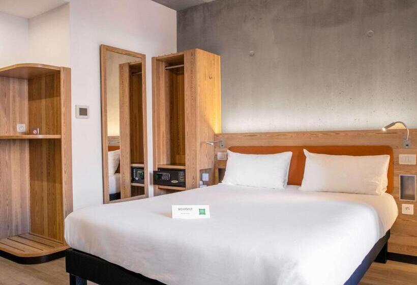 Номер Стандартный с Видом, Ibis Styles Ajaccio Napoleon