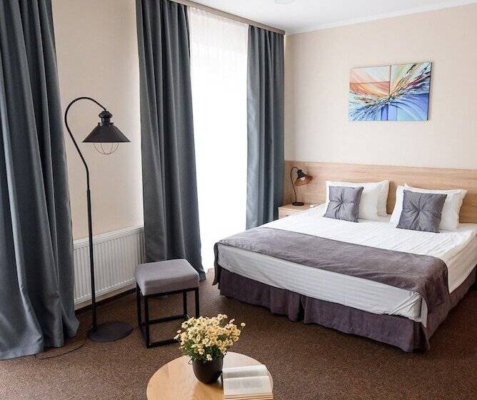 اتاق خانوادگی, Nota Bene Loft