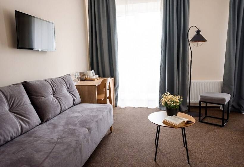 اتاق خانوادگی, Nota Bene Loft