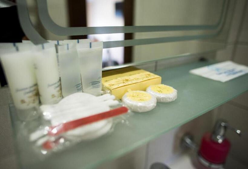 اتاق خانوادگی, Nota Bene Loft