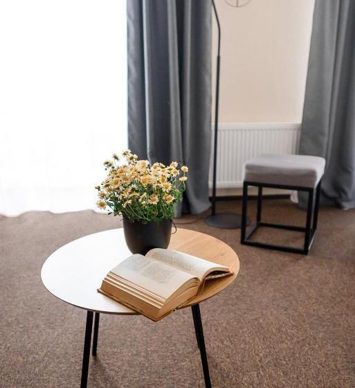 اتاق خانوادگی, Nota Bene Loft