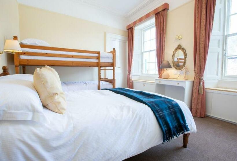 غرفة عائلية, The Garret