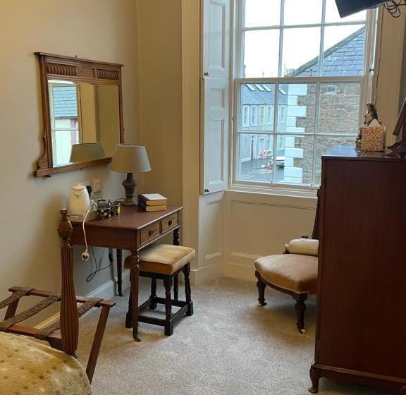 غرفة ديلوكس فردية, The Garret