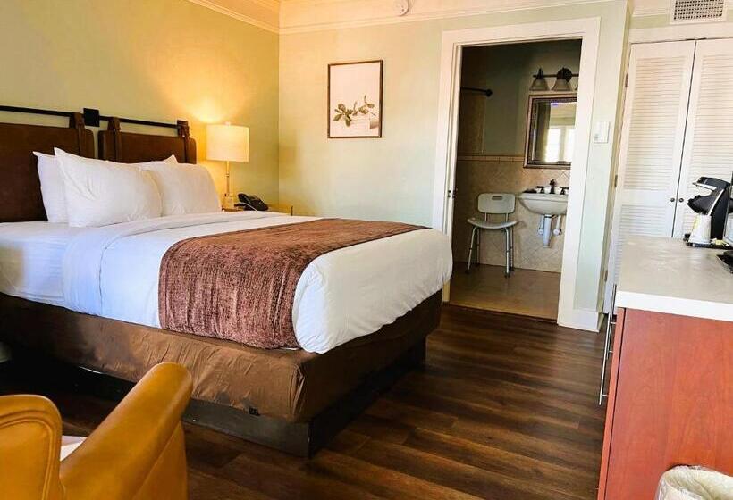 장애인을 위한 스탠다드 룸, Bayfront Inn