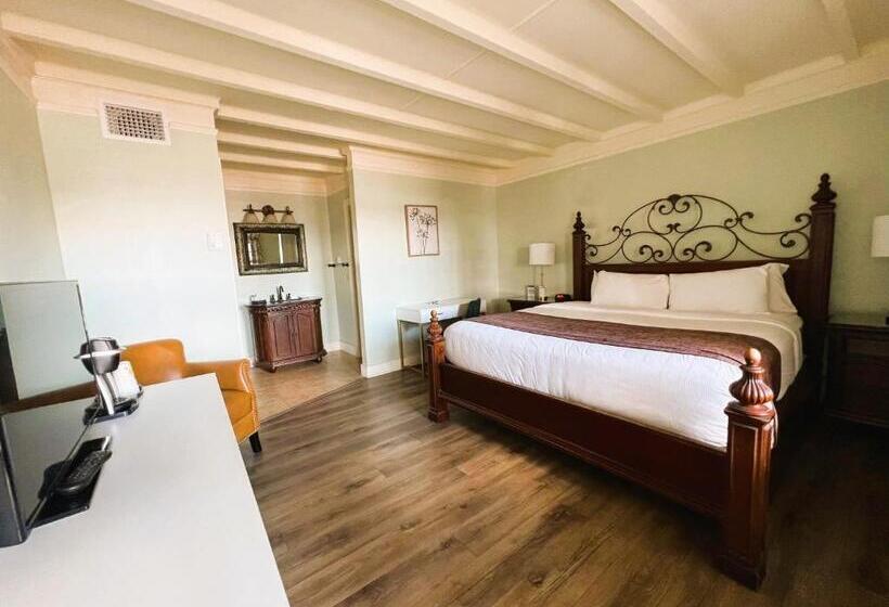 디럭스 룸 킹사이즈 침대, Bayfront Inn