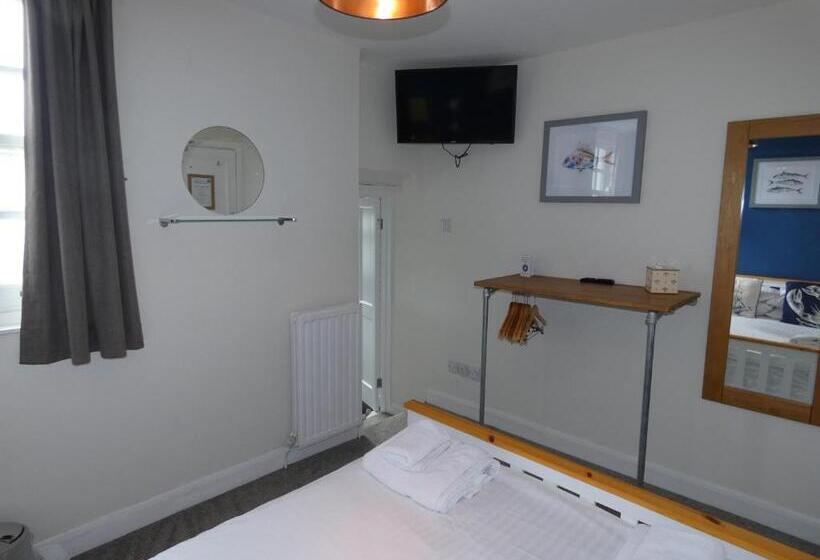 חדר אקונומי, The Sloop Inn