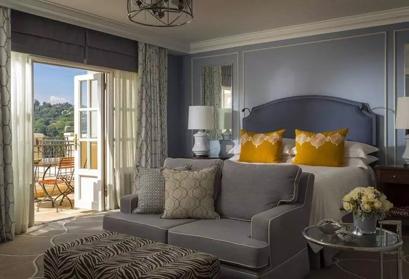 庭の見えるプレミアムルーム, Four Seasons Hotel The Westcliff