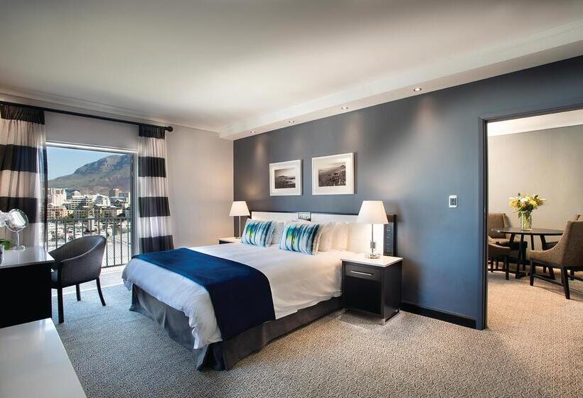 带大床的套房, The Commodore