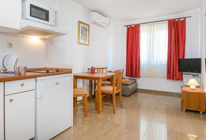 آپارتمان 1 خوابه با چشمانداز دریا, Apartments Vila Adrijana & Fitness Studio Wolf Bv