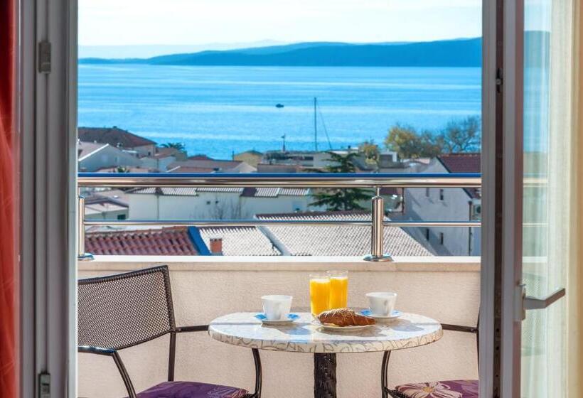 آپارتمان 1 خوابه با چشمانداز دریا, Apartments Vila Adrijana & Fitness Studio Wolf Bv