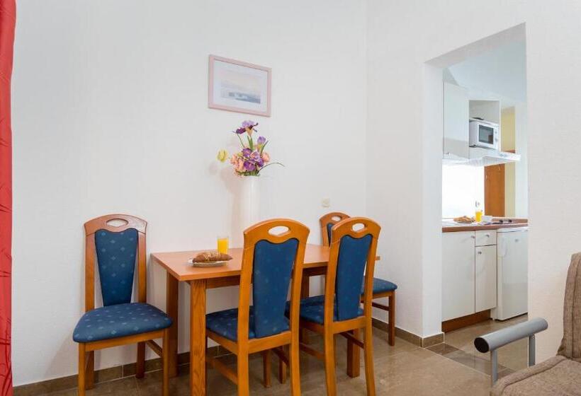 آپارتمان 1 خوابه با بالکن, Apartments Vila Adrijana & Fitness Studio Wolf Bv