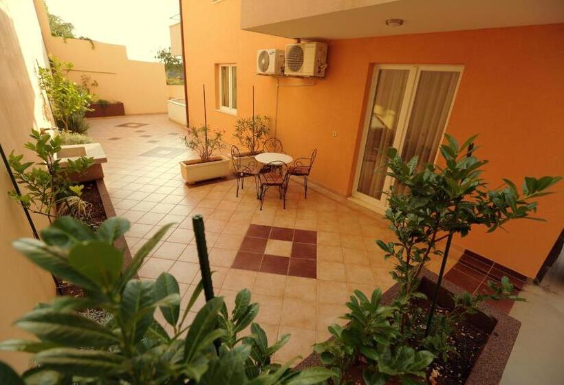 آپارتمان 1 خوابه با تراس, Apartments Vila Adrijana & Fitness Studio Wolf Bv