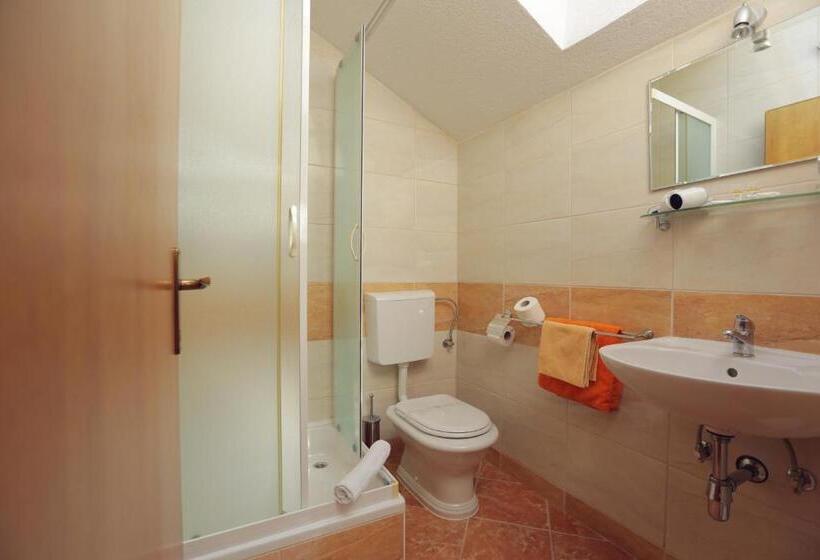 استودیوی استاندارد, Apartments Vila Adrijana & Fitness Studio Wolf Bv