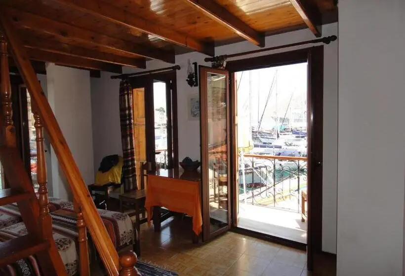 Appartement Familial, Captain's Suites