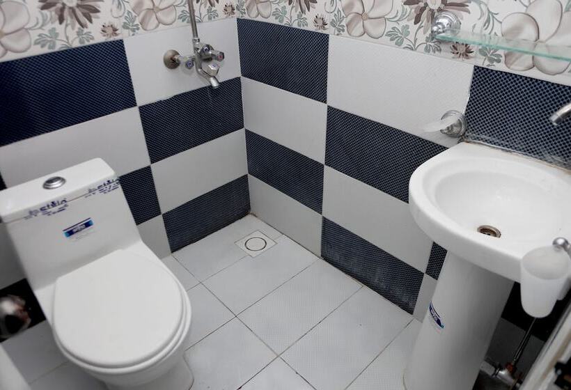 اتاق استاندارد سه نفره, Swiss Cottage