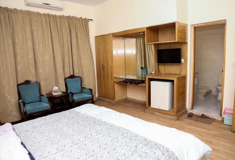 اتاق استاندارد سه نفره, Swiss Cottage
