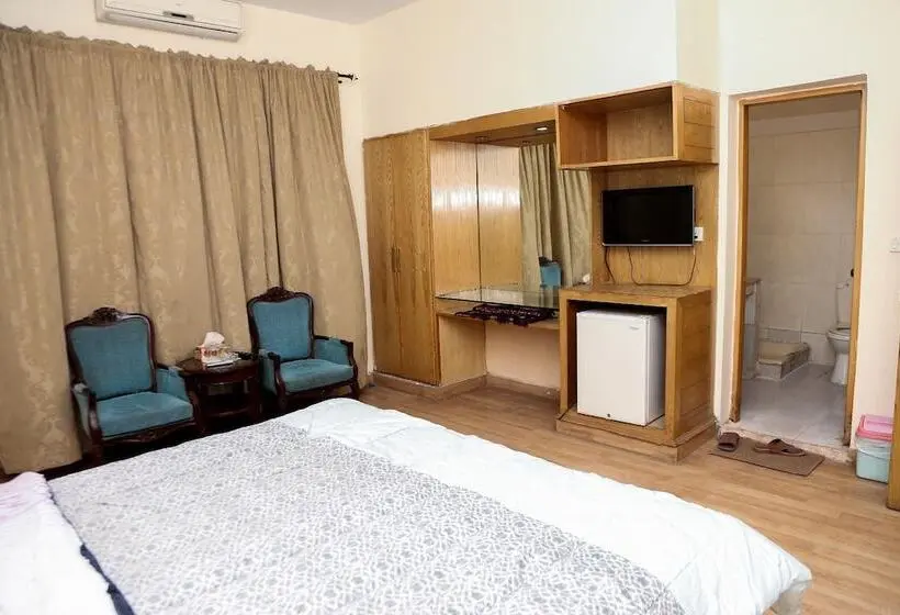 اتاق استاندارد سه نفره, Swiss Cottage