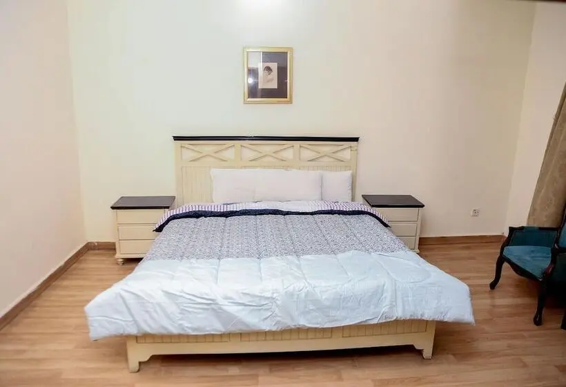 اتاق استاندارد سه نفره, Swiss Cottage