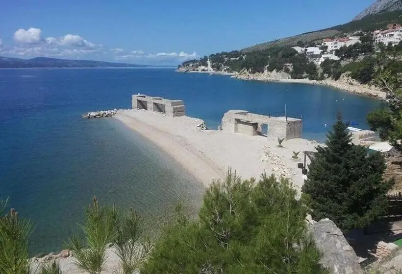 バス共有のスタンダードルーム, Villa Sanja