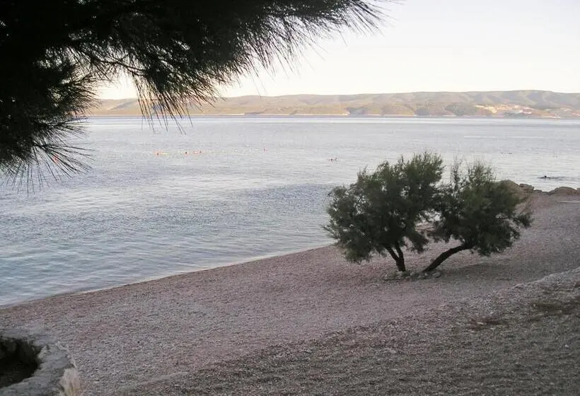 バス共有のスタンダードルーム, Villa Sanja