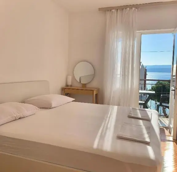 バルコニー付きスタンダードルーム, Villa Sanja