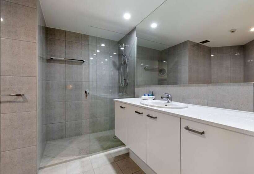 2 Bedrooms Apartment River View, Regatta Noosa