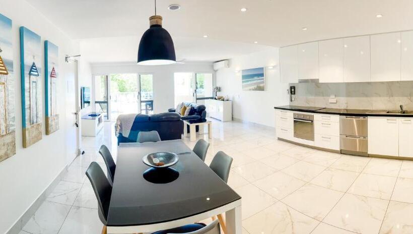 1 Bedroom Apartment River View, Regatta Noosa