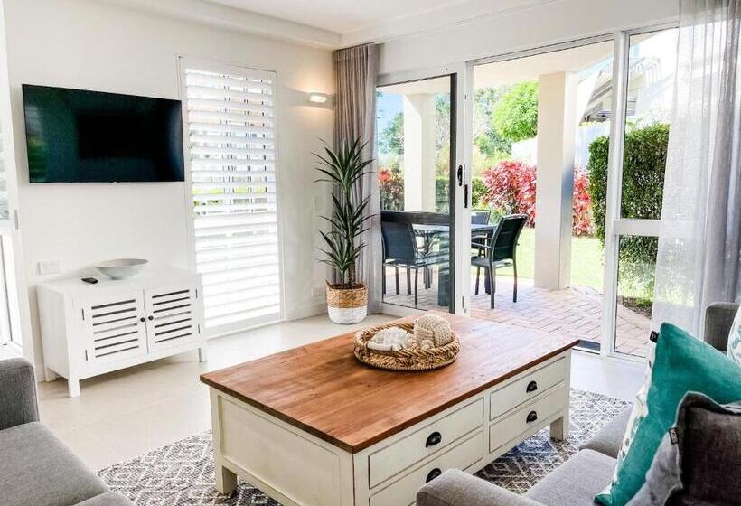 2 Bedrooms Apartment River View, Regatta Noosa