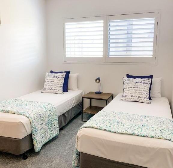 家庭公寓, Regatta Noosa