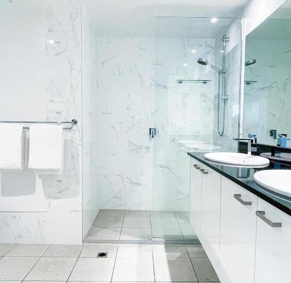 1 Bedroom Apartment River View, Regatta Noosa