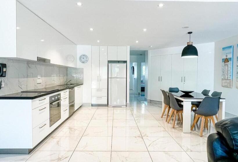 1 Bedroom Apartment River View, Regatta Noosa