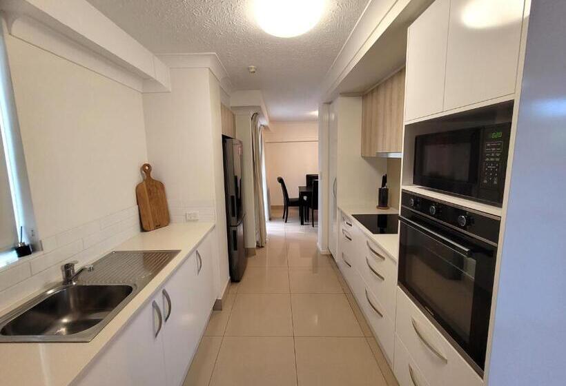 شقة غرفة واحدة, Surfers Chalet