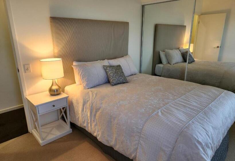 سوییت سوپریور, The Dunes Cotton Tree