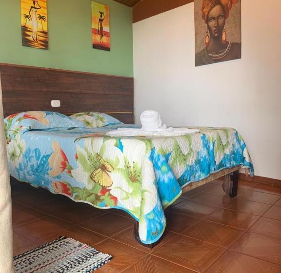 اتاق استاندارد با سرویس بهداشتی مشترک, Cabinas Vista Al Golffo