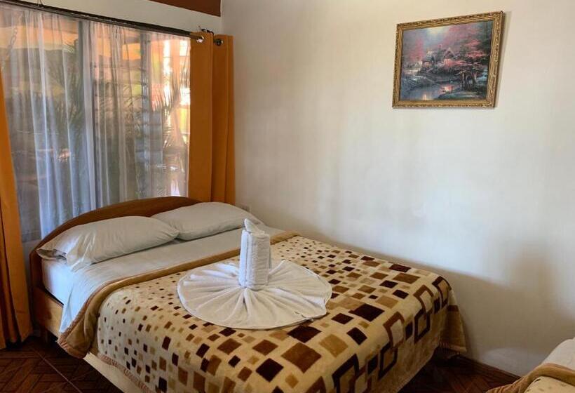 اتاق استاندارد با سرویس بهداشتی مشترک, Cabinas Vista Al Golffo