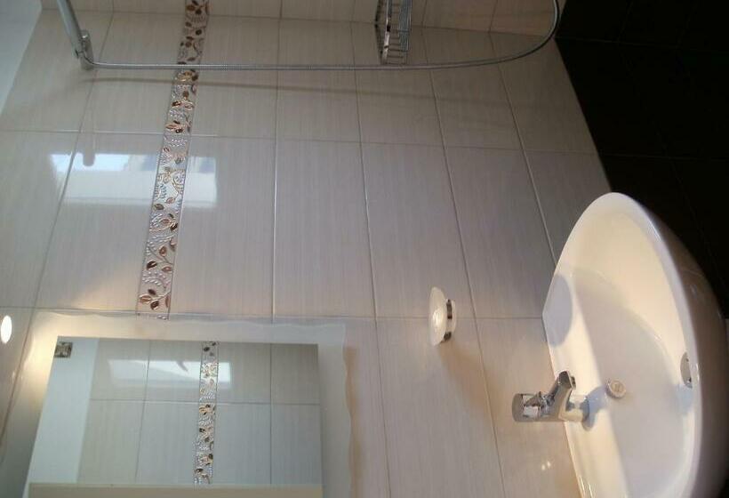 חדר סטודיו סטנדרד, Anna Studios