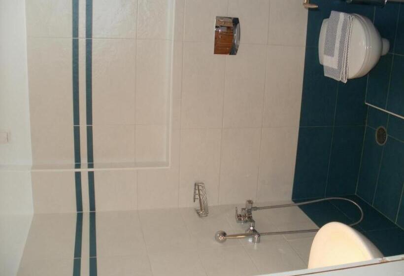 חדר סטודיו סטנדרד, Anna Studios