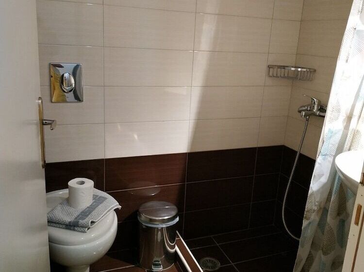 חדר סטודיו סטנדרד, Anna Studios