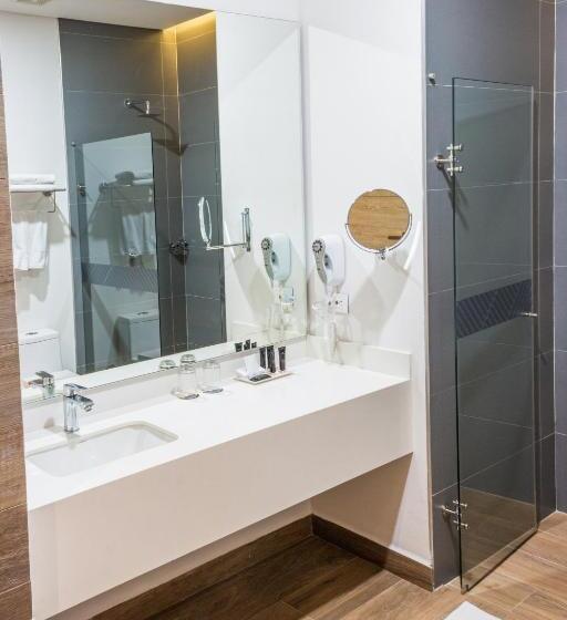 带按摩浴盆的套房, Pance 122 Wellness Spa