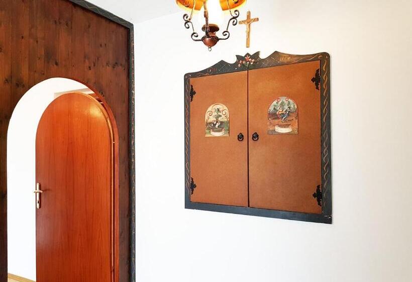 マウンテンビュースイート, Aparthotel Pan Haus