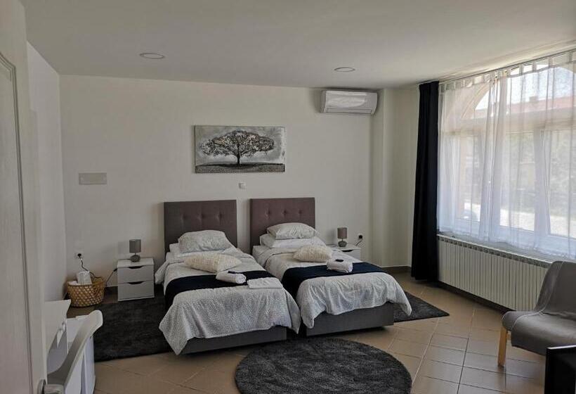 اتاق لوکس, Marko Airport Rooms