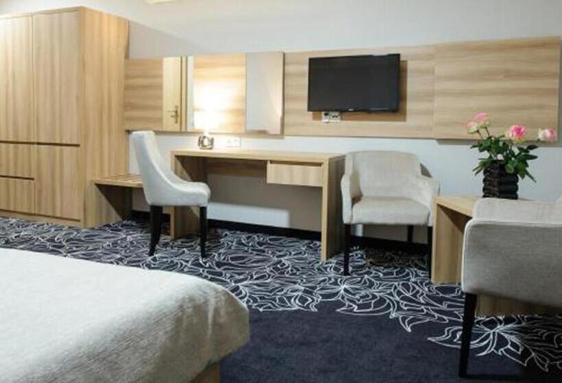 اتاق لوکس با بالکن, Teodorka Med & Spa